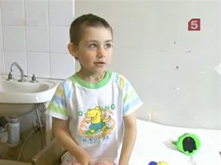 Видеоновость: В Екатеринбурге ищут родителей маленькой девочки