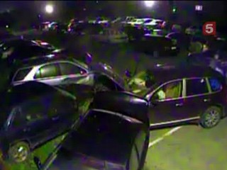 Видеоновость: Охранник автопарковки сел за руль вверенного Порше