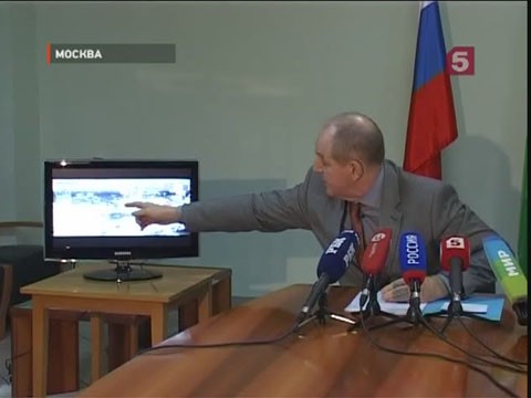 Видеоновость: Женщина простояла в очереди на таможне 10 часов и умерла