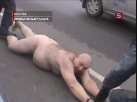 Видеоновость: Таксист мчался по Москве, сшибая все на своем пути