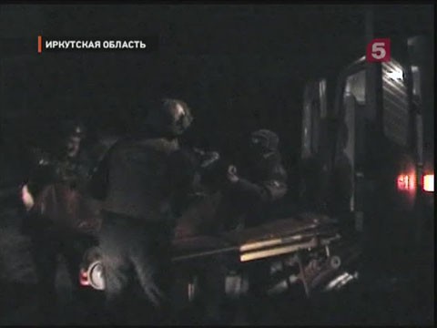Видеоновость: Бывший работник прокуратуры заперся в квартире с ребенком и всю ночь отстреливался от полиции