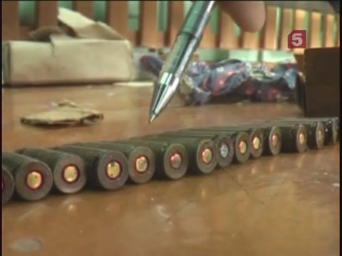 Видеоновость: Учительница физкультуры устроила склад боеприпасов в школе