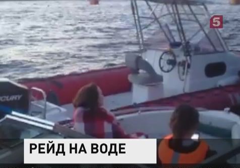 Сотрудники транспортной полиции провели рейд на акватории Невы Сотрудники транспортной полиции провели рейд на акватории Невы