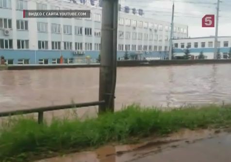 Проливные дожди затопили Ижевск