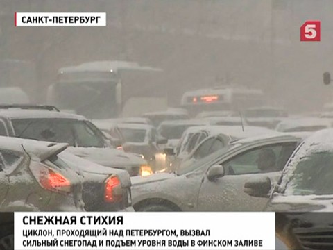 В Петербурге на завтра вновь объявлено штормовое предупреждение