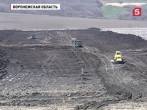 Российские военные начали строительство железной дороги в обход Украины