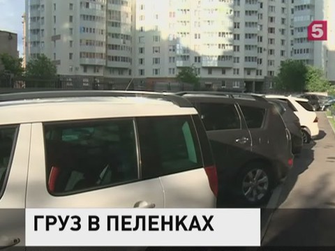 В Петербурге родители оставили ребенка в багажнике автомобиля