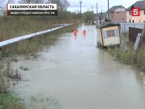 На Сахалине устраняют последствия мощного циклона