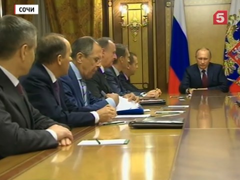 Владимир Путин обсудил ситуацию в Сирии с членами Совбеза