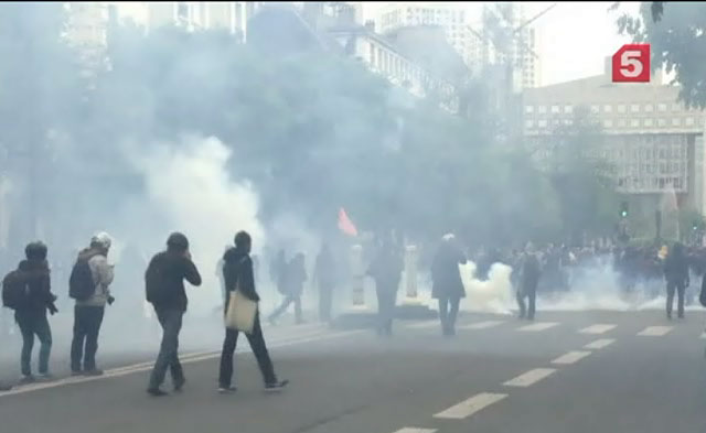 Сотни тысяч человек вышли на акции протеста во Франции