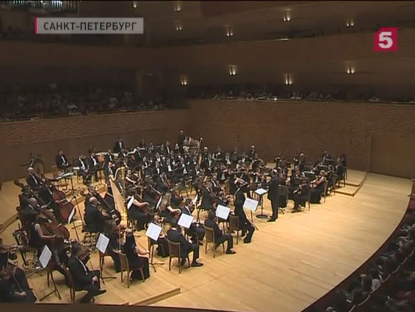 Оркестр под управлением Гергиева дал концерт памяти жертв катастрофы A321 над Синаем