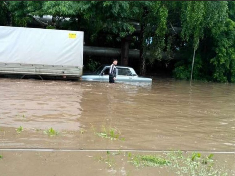 В Уфе настоящее наводнение — вода затопила улицы