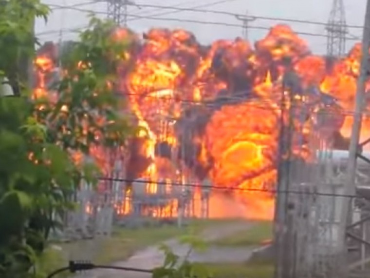 Взрыв на подстанции в Томске сняли на видео