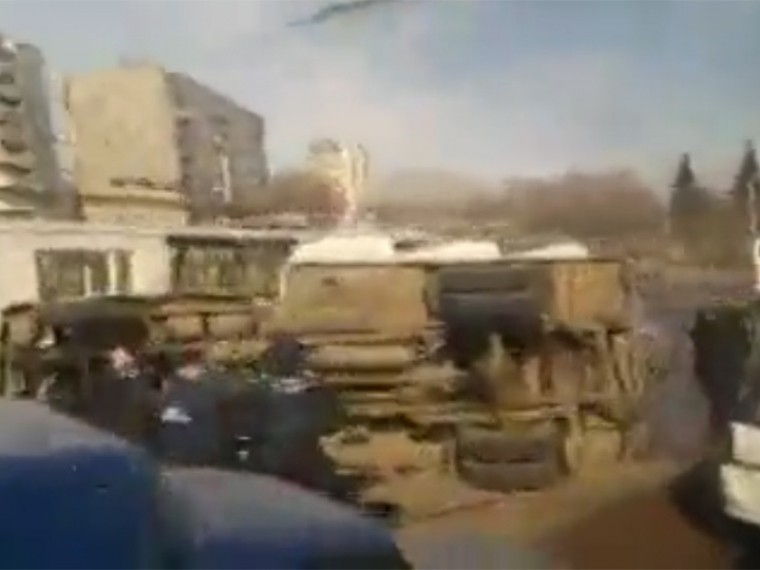 В Башкирии на трассе перевернулась фура с пивом