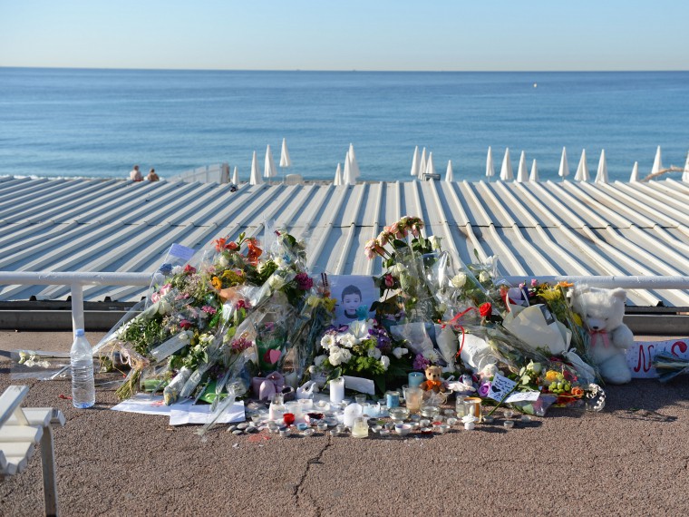 Накануне годовщины теракта в Ницце суд запретил публикации фото с места трагедии