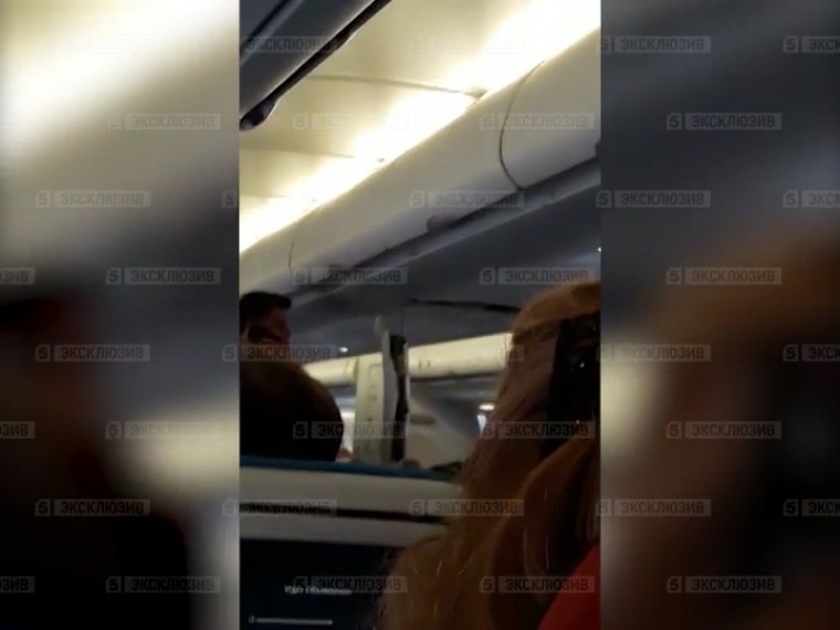 В самолете «Турецких авиалиний» на пассажиров упала панель безопасности