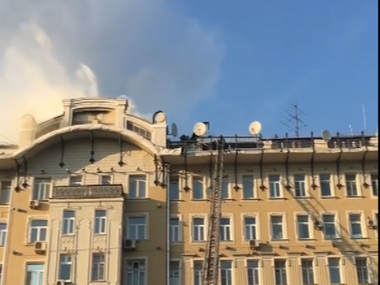 Прямая трансляция с места пожара в центре Москвы