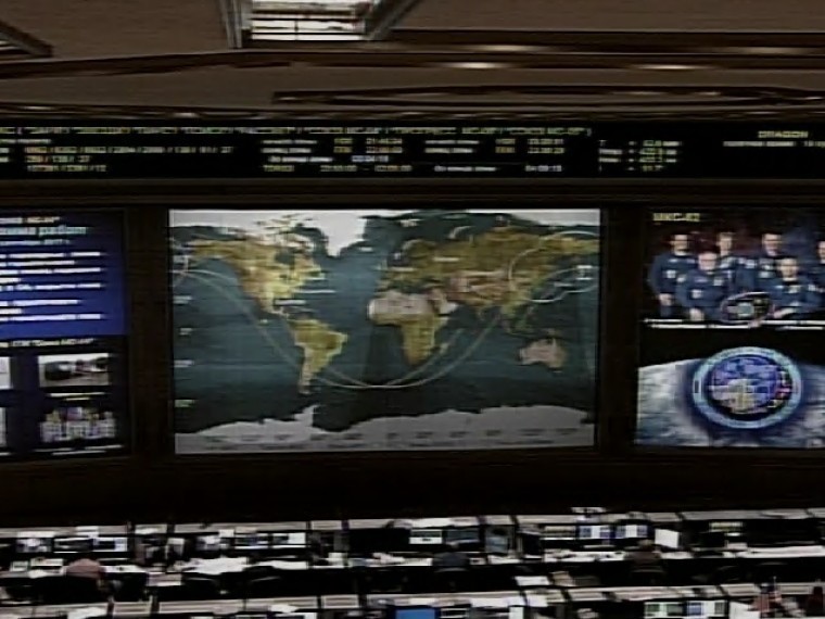 Закрыть люки! Космонавты готовятся к возвращению на Землю — прямая трансляция