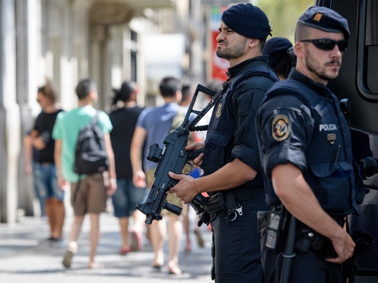 СМИ сообщили об антитеррорестической операции у собора Саграда Фамилиа в Барселоне