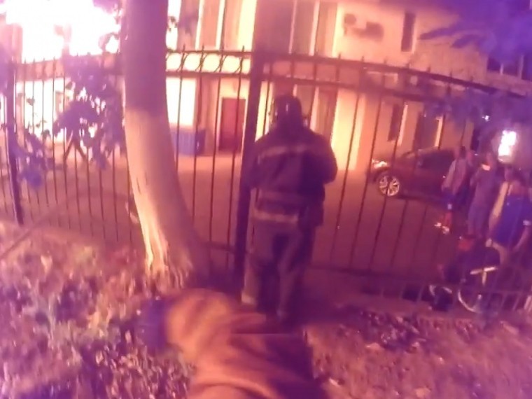 Опубликовано видео тушения пожара в лагере «Виктория», снятое камерой на шлеме пожарного