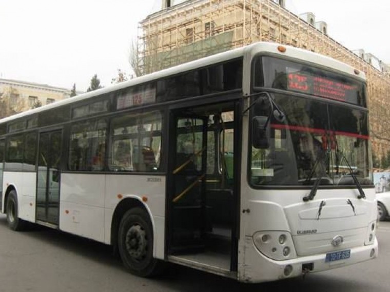 Дерзкий водитель не захотел пускать школьника в автобус в Ленинградской области
