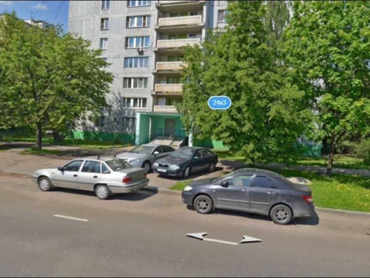 Неадекватный москвич напал с шилом на полицейского