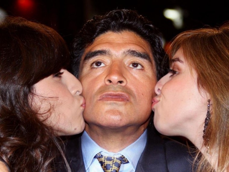 Диего Марадона судится с собственными дочерьми из-за денег
