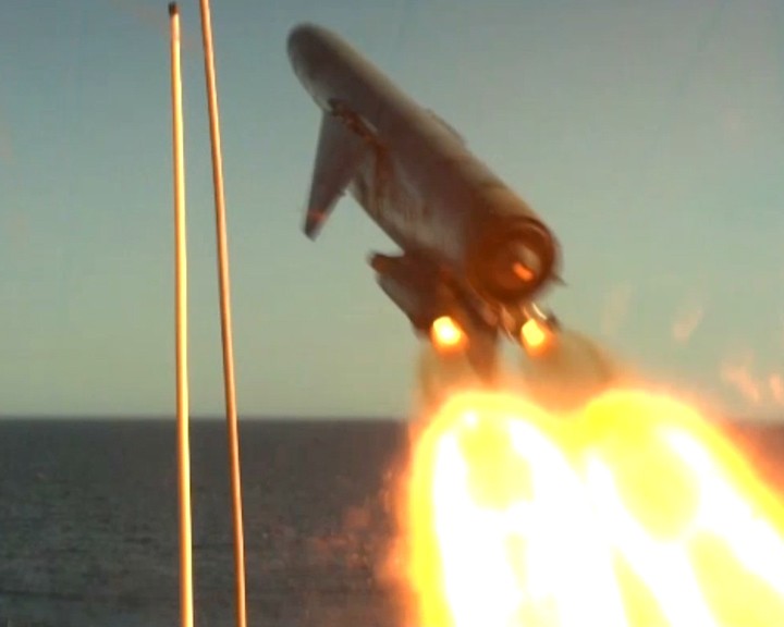 Крейсер «Варяг» и АПЛ «Томск» в Охотском море выпустили сверхзвуковые крылатые ракеты