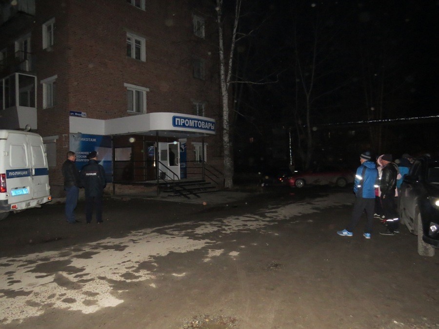Полицейские на Урале по горячим следам задержали убийц 2-х женщин-продавцов Полицейские на Урале по горячим следам задержали убийц 2-х женщин-продавцов