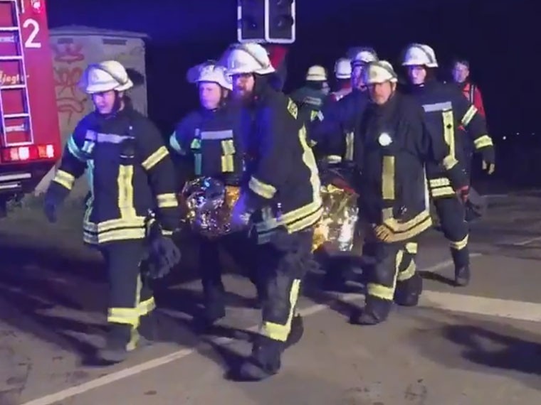 Опубликовано видео с места катастрофы на железной дороге в Германии