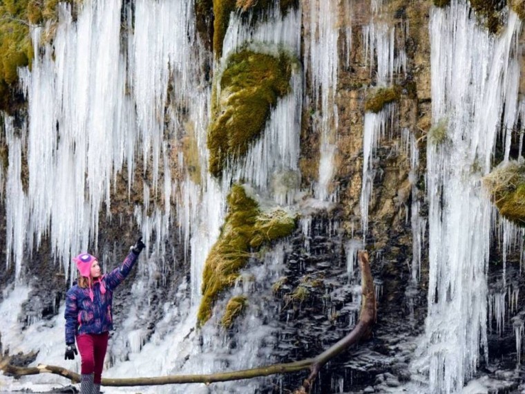 В Великобритании замерзли водопады