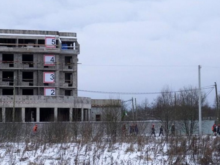 В Петербурге дерзкий застройщик продолжает стройку у Пулковской обсерватории после судебных запретов