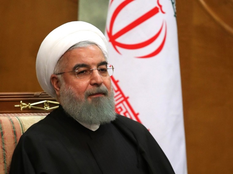 Президент Ирана признал право иранцев на мирный протест