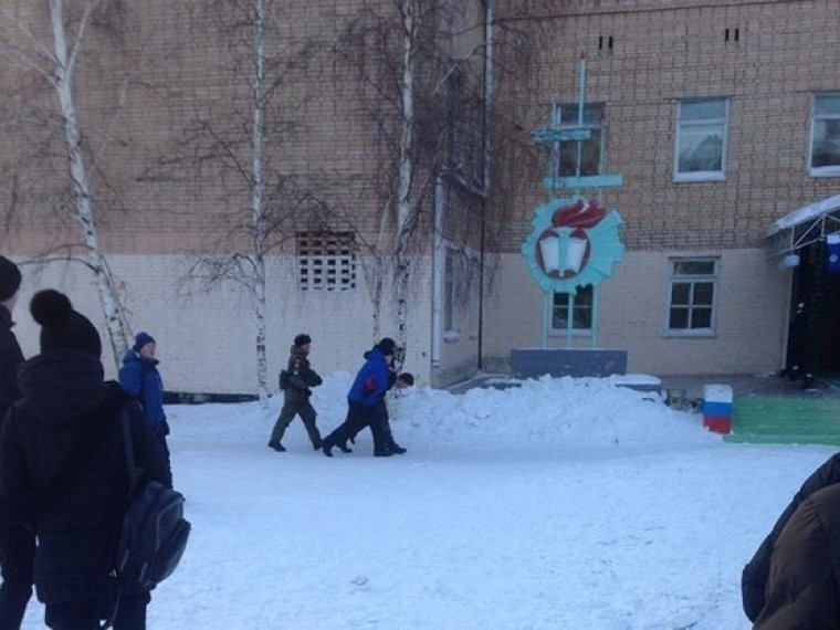 Двоим напавшим на школу в Улан-Удэ подросткам избрали меру пресечения