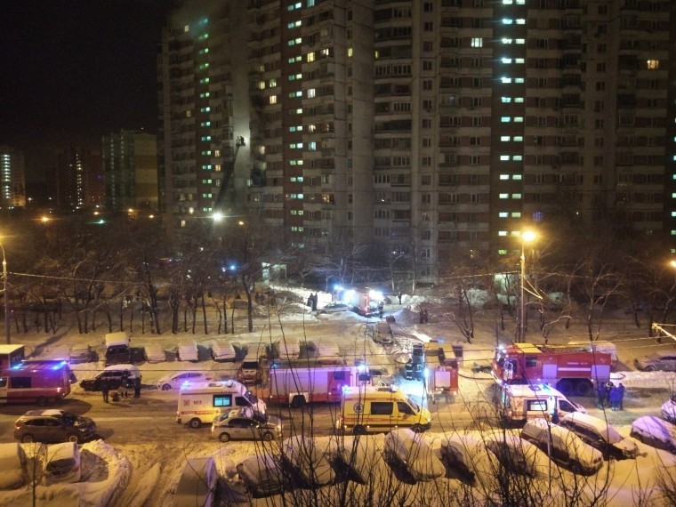 Число погибших в пожаре на востоке Москвы увеличилось до трех, двое из них дети