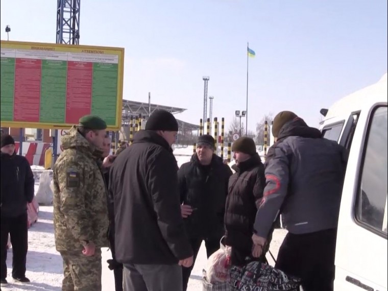 ФСБ России обнародовала видео обмена украинских пограничников