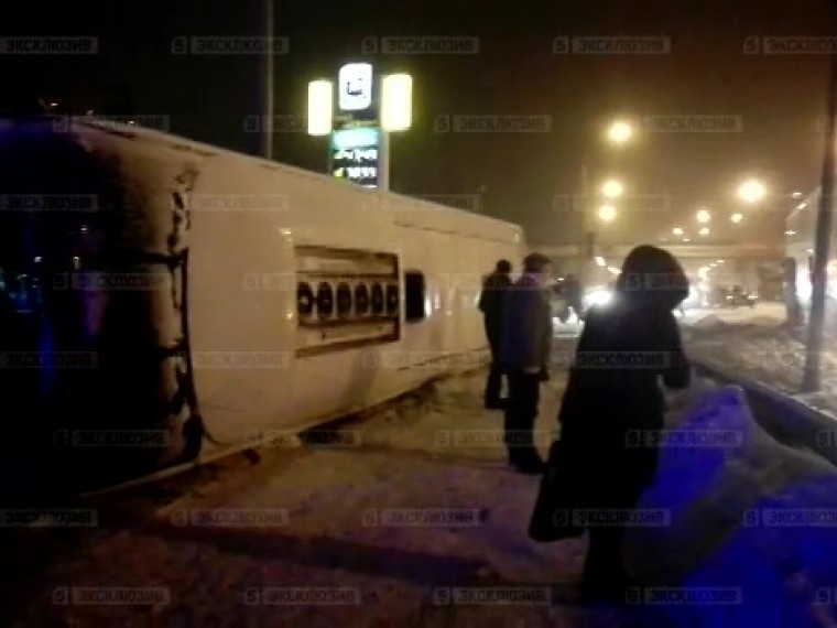 Видео с места столкновения рейсовых автобусов в районе Домодедово