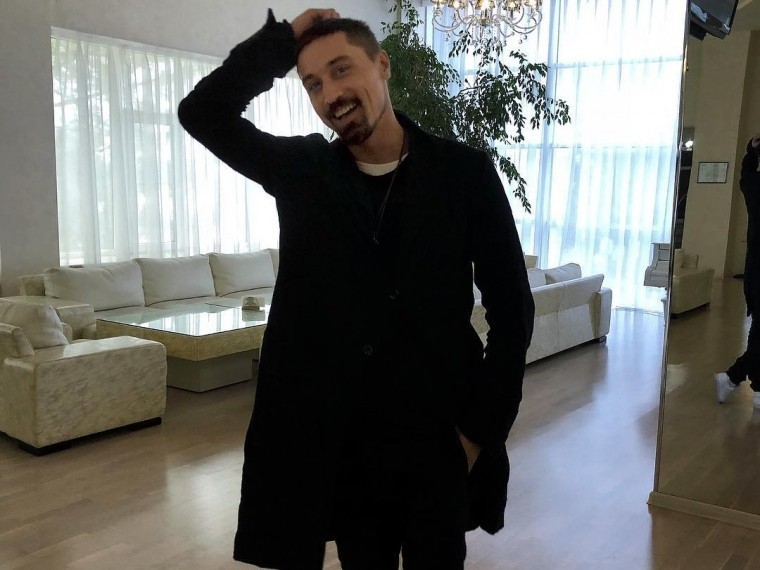 Дима Билан встретил в Астрахани античную копию Бузовой