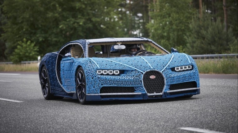   Bugatti Chiron  LEGO   