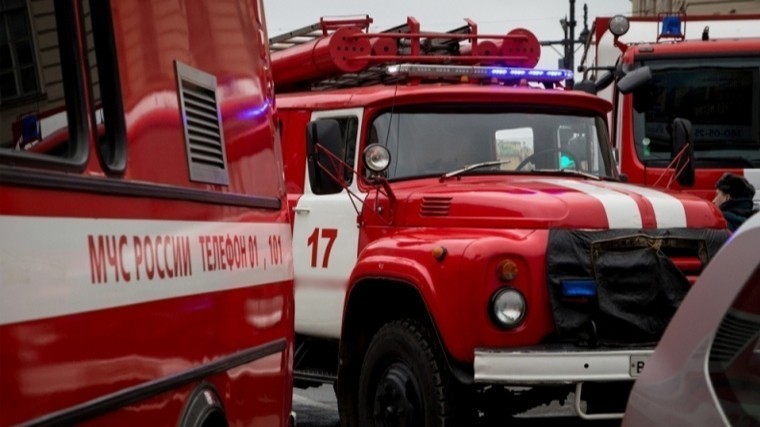 Склад картонной тары загорелся в Нижнем Новгороде
