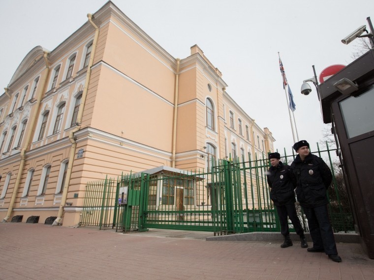 В Петербурге рассказали о закрытии консульства Британии