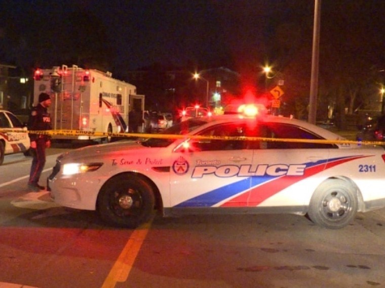 В Торонто двое неизвестных расстреляли мужчину