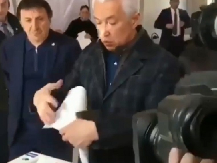Врио главы Дагестана Васильев проголосовал на Выборах-2018 в Махачкале