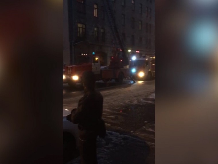 В МЧС рассказали подробности пожара в коммунальной квартире в центре Петербурга