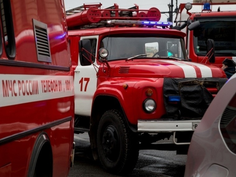 Очевидцы сообщают о пожаре в банях на юго-западе Москвы
