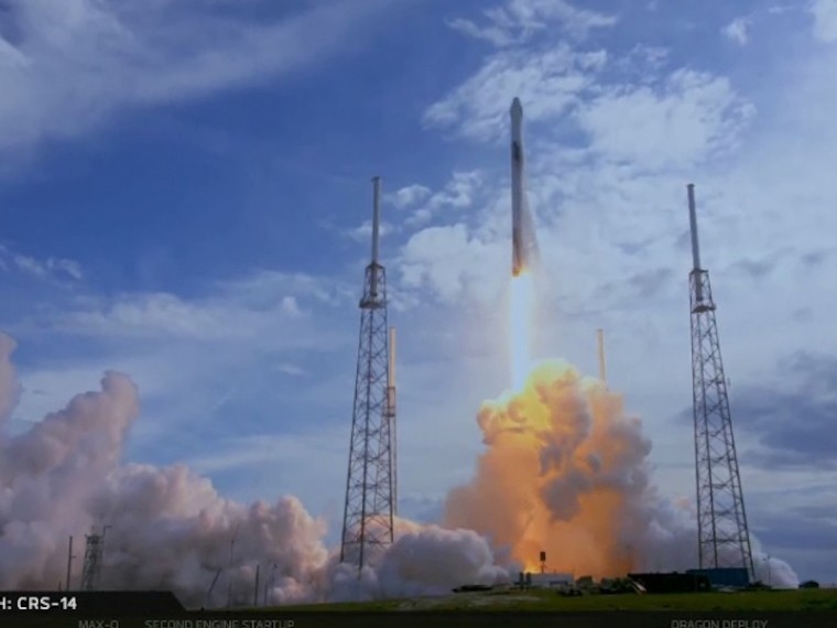 Опубликовано видео успешного старта SpaceX Falcon 9