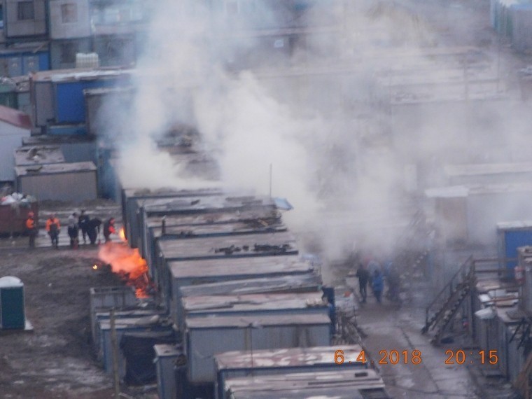 Очевидцы сообщают о пожаре в ЖК Новая Каменка в Петербурге