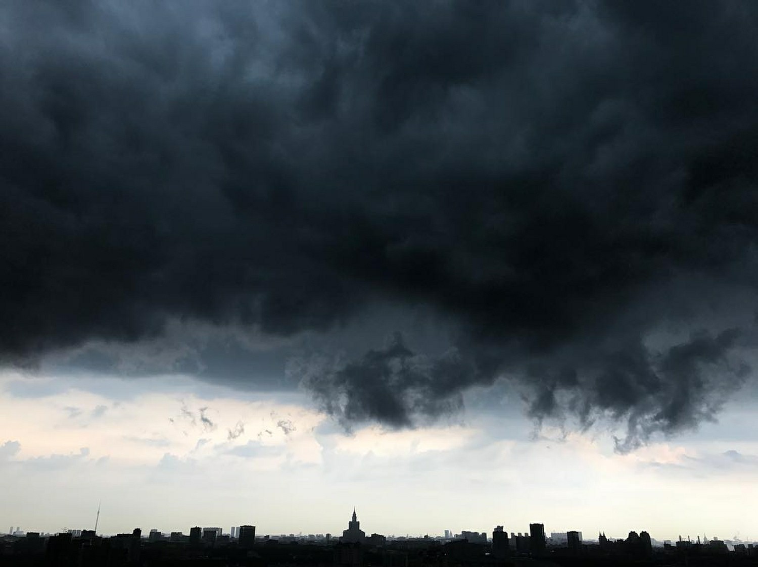 На Москву надвигается штормовой ветер и кратковременные дожди