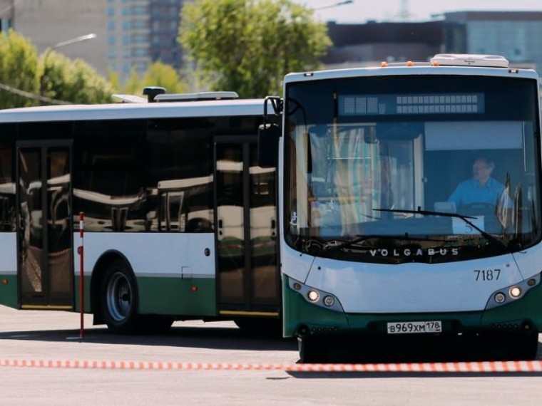 Дополнительные автобусы компенсируют закрытие станции метро «Приморская» в Петербурге