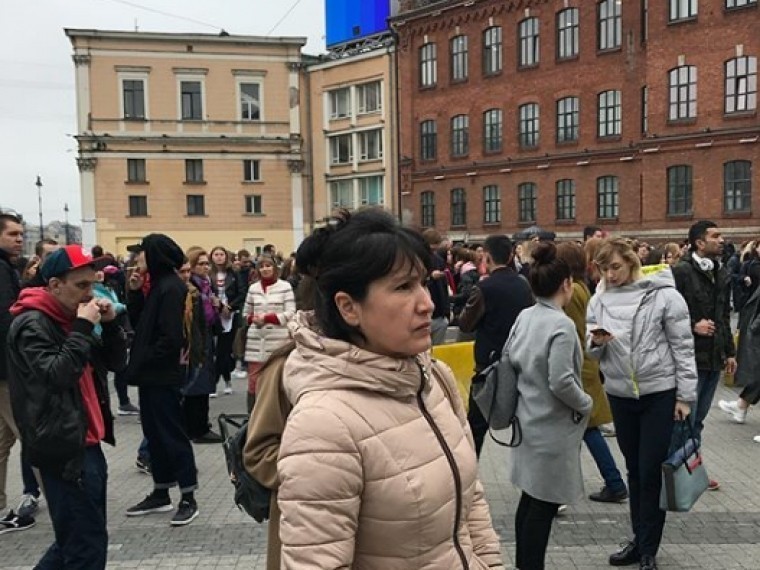 Посетителей ТЦ „Галерея“ в Петербурге экстренно эвакуируют